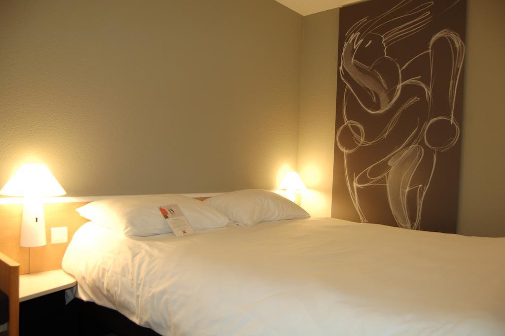 Ibis Auray Hotel Exterior photo